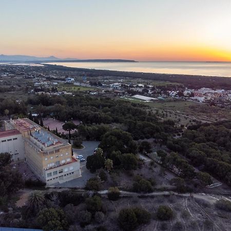 Costablanca Explore Hostel Sports & Events La Marina Exterior photo