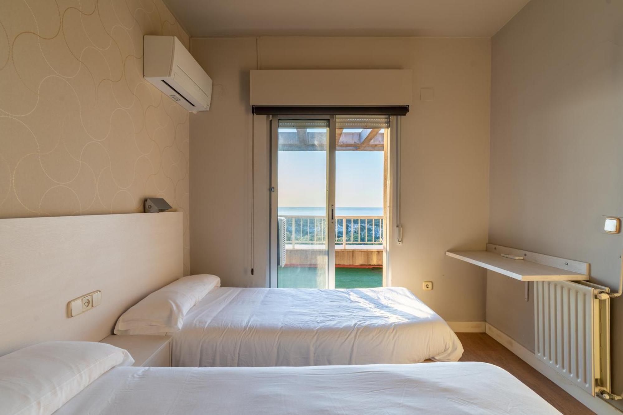 Costablanca Explore Hostel Sports & Events La Marina Exterior photo