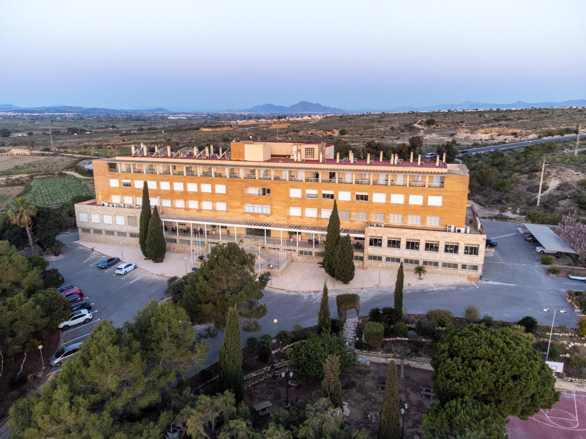 Costablanca Explore Hostel Sports & Events La Marina Exterior photo