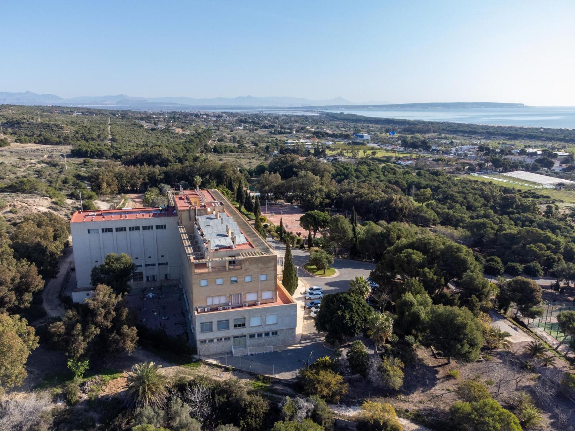 Costablanca Explore Hostel Sports & Events La Marina Exterior photo