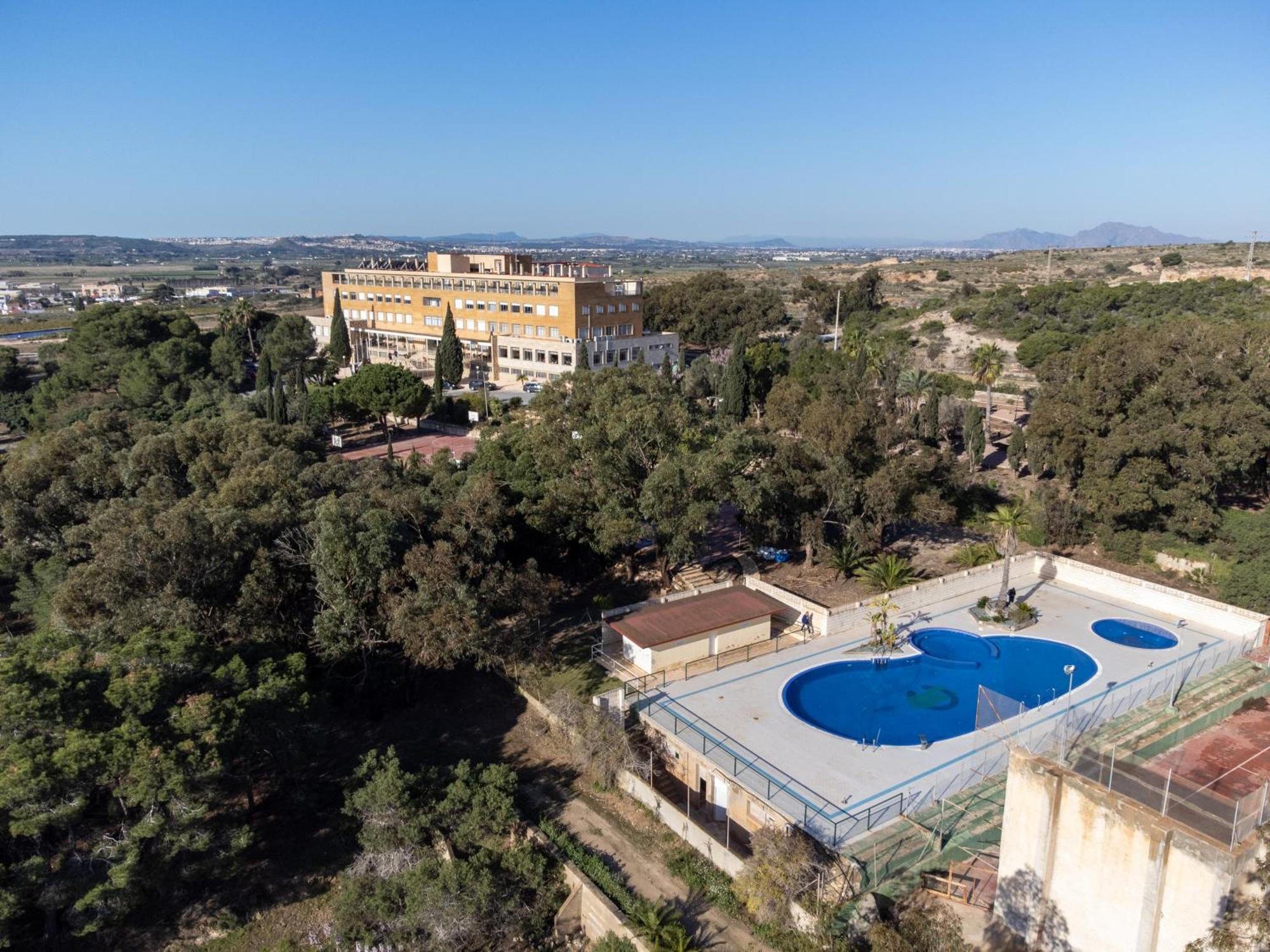 Costablanca Explore Hostel Sports & Events La Marina Exterior photo
